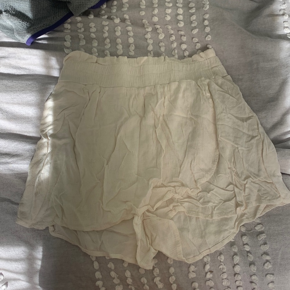 Creme skort
